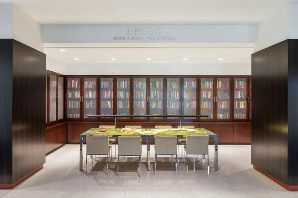 ארלינגטון Elegant Apartment W Views At Crystal City מראה חיצוני תמונה