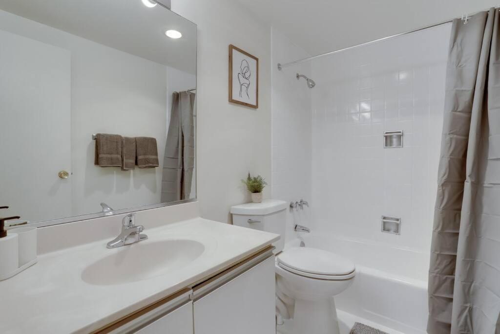 ארלינגטון Elegant Apartment W Views At Crystal City מראה חיצוני תמונה
