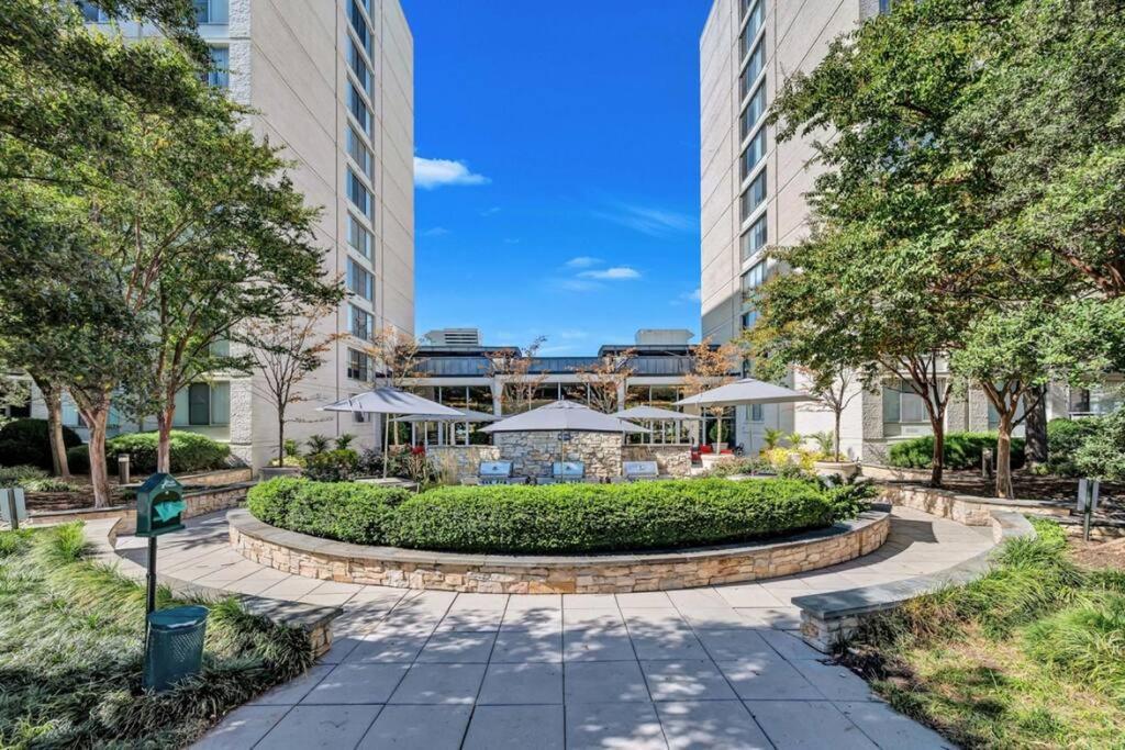 ארלינגטון Elegant Apartment W Views At Crystal City מראה חיצוני תמונה