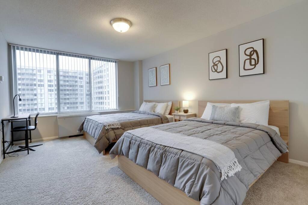ארלינגטון Elegant Apartment W Views At Crystal City מראה חיצוני תמונה