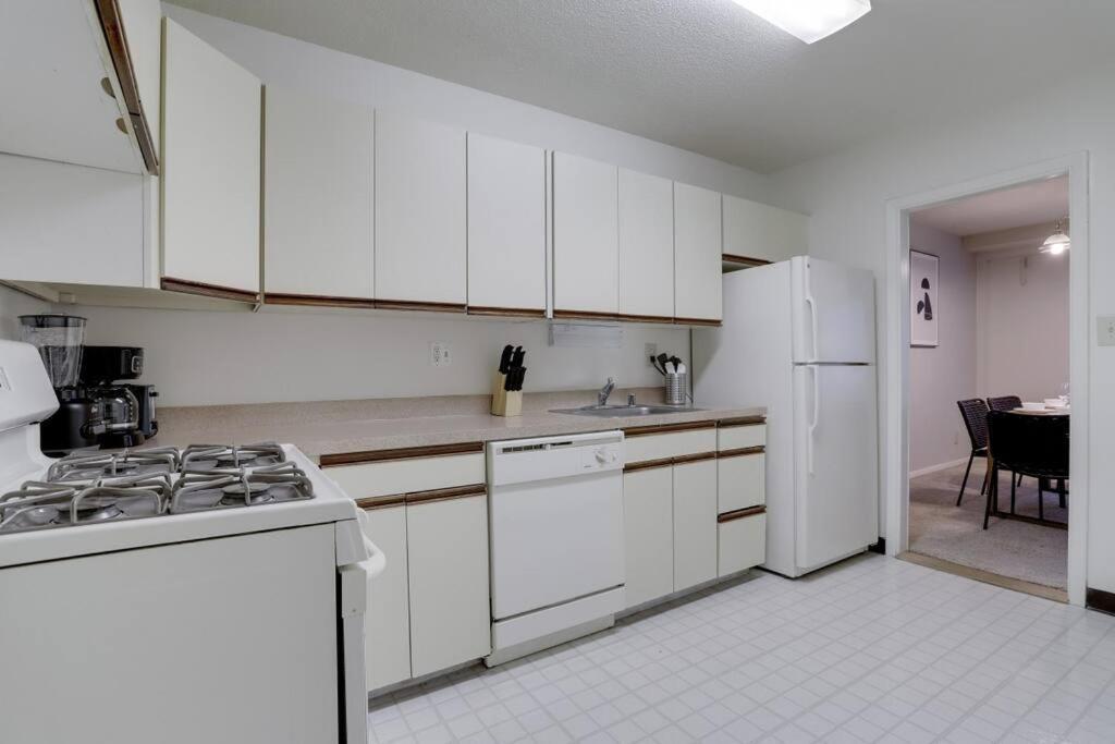 ארלינגטון Elegant Apartment W Views At Crystal City מראה חיצוני תמונה