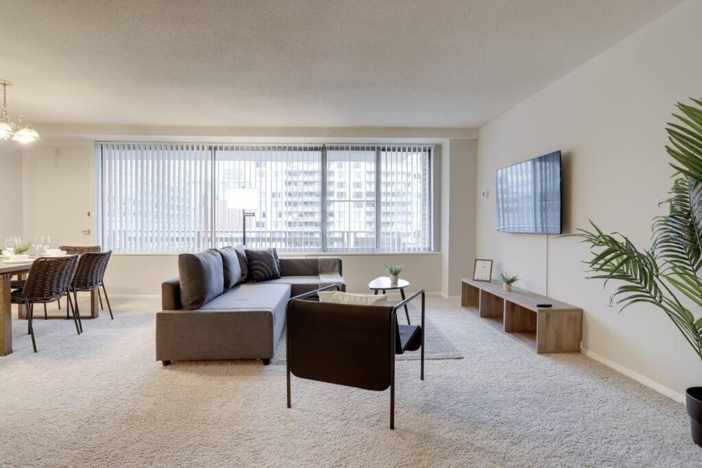 ארלינגטון Elegant Apartment W Views At Crystal City מראה חיצוני תמונה