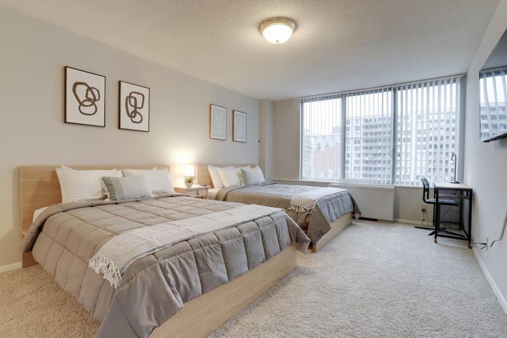 ארלינגטון Elegant Apartment W Views At Crystal City מראה חיצוני תמונה